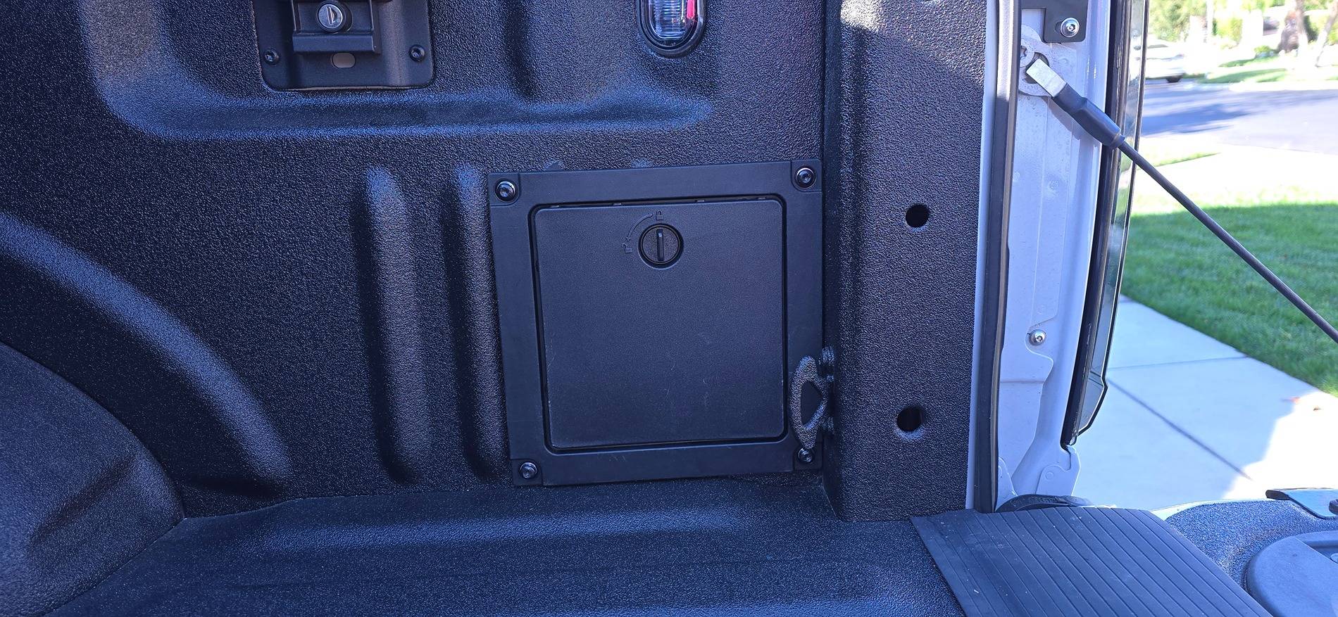 Installing Gen14.5 (MY24) Loading Compartment Partition (Bed Storage ...