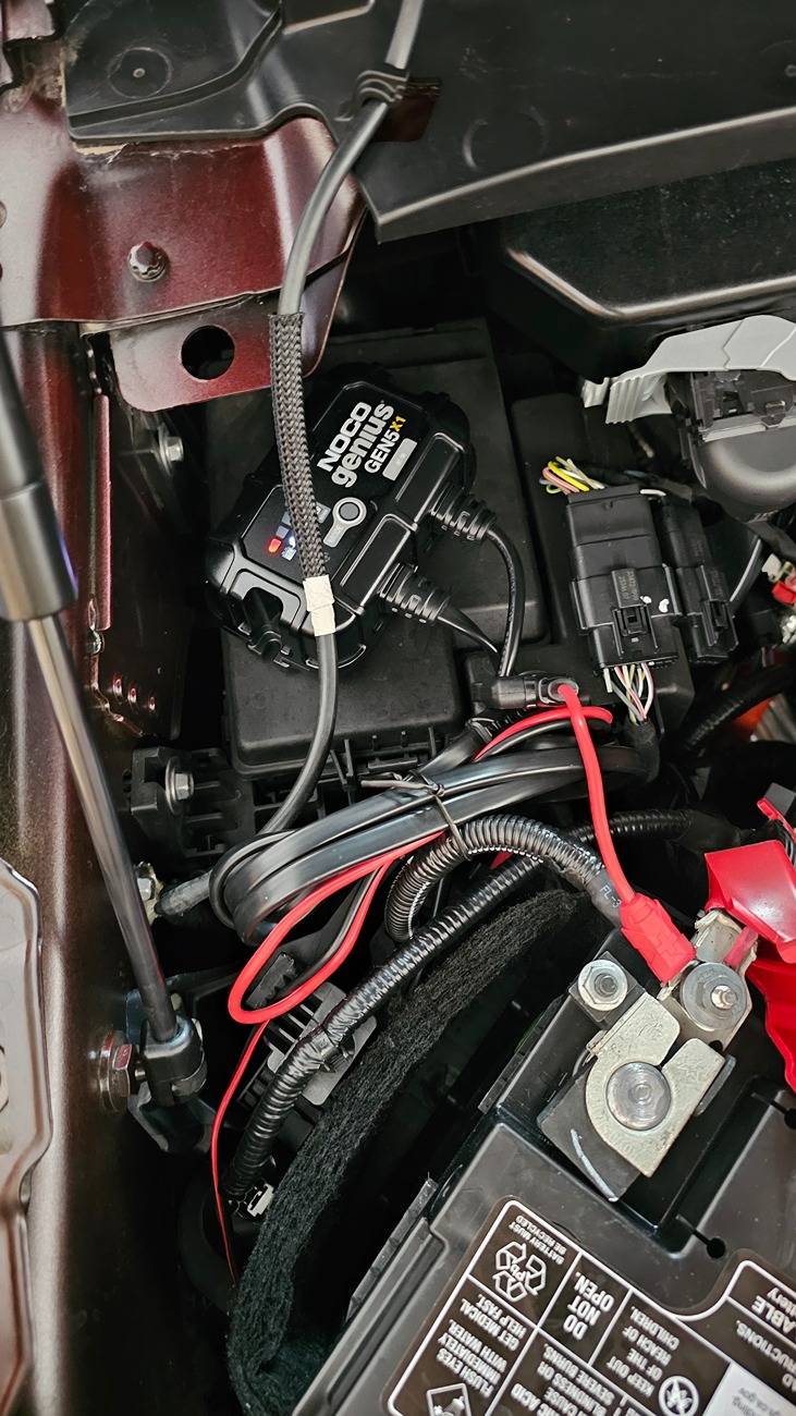 NOCO Genius 10 red orange light Ford PowerBoost BMS connection
