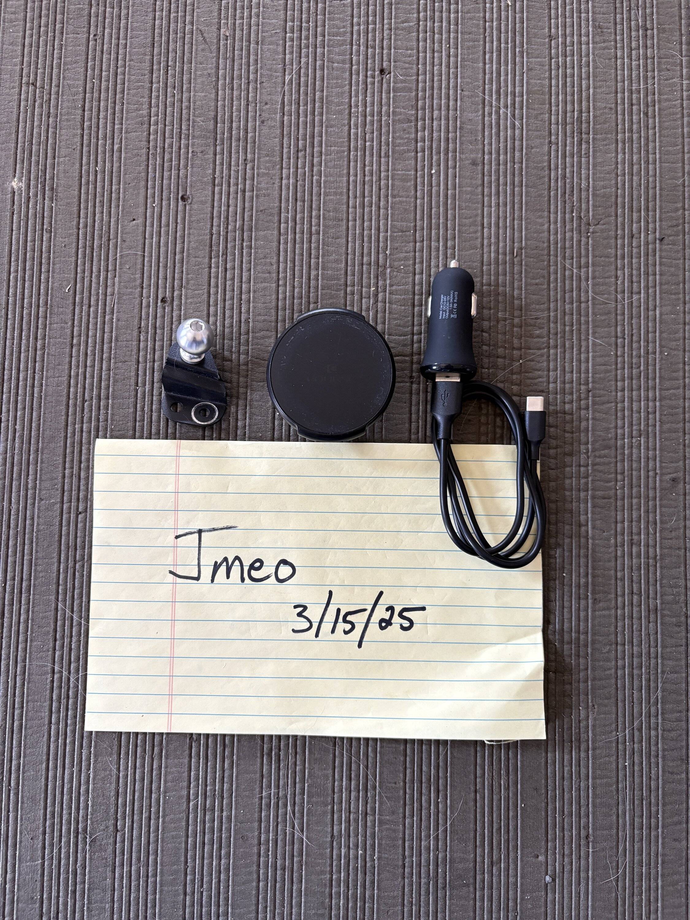 Course Motorsports Automatic Wireless Charger - Tan Gripping Phone Mount With Induction Charging