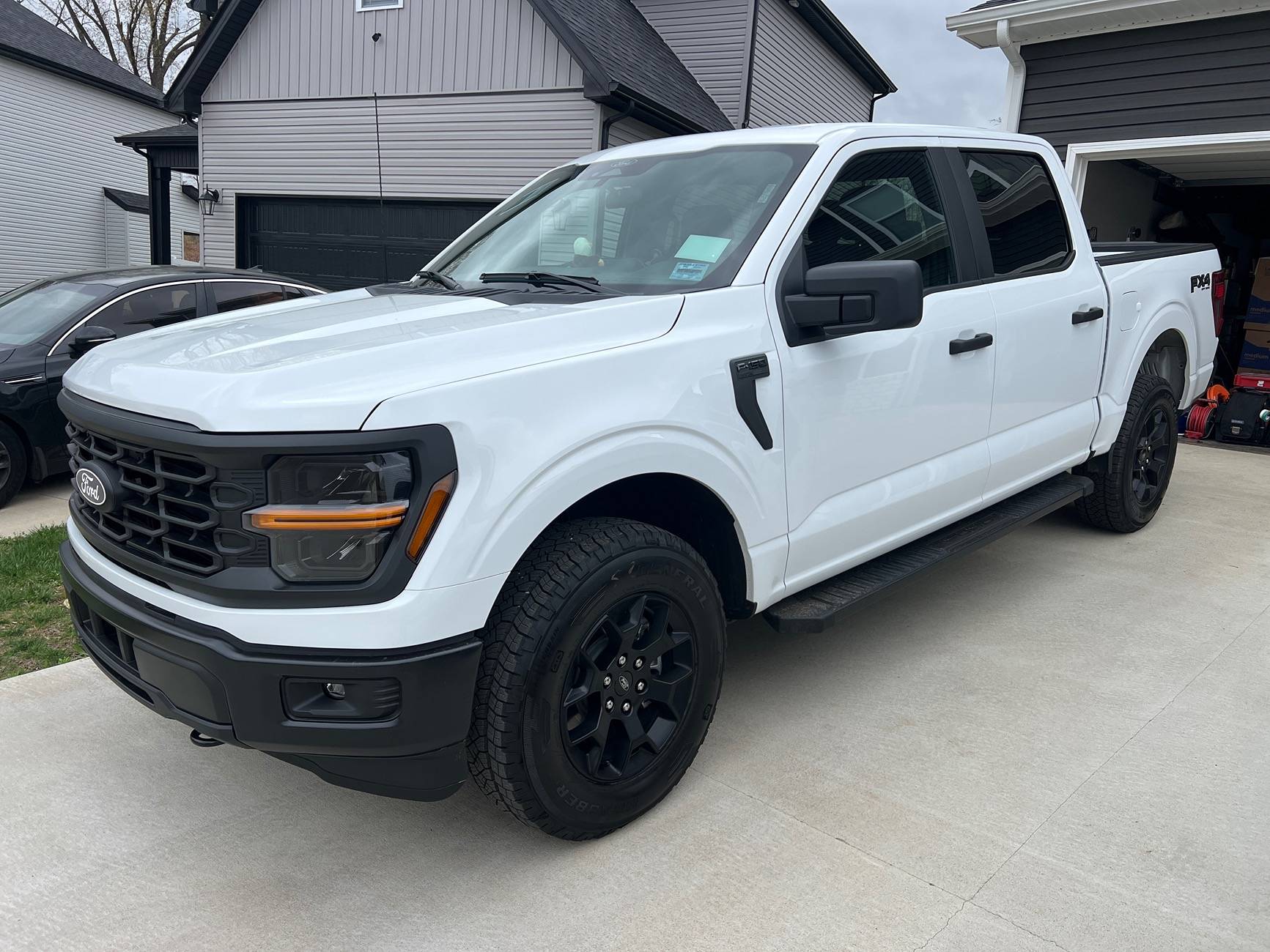 Stx Raptor 2024 STX to XLT grille and headlights? | F150gen14 -- 2021+ Ford F-150 ...