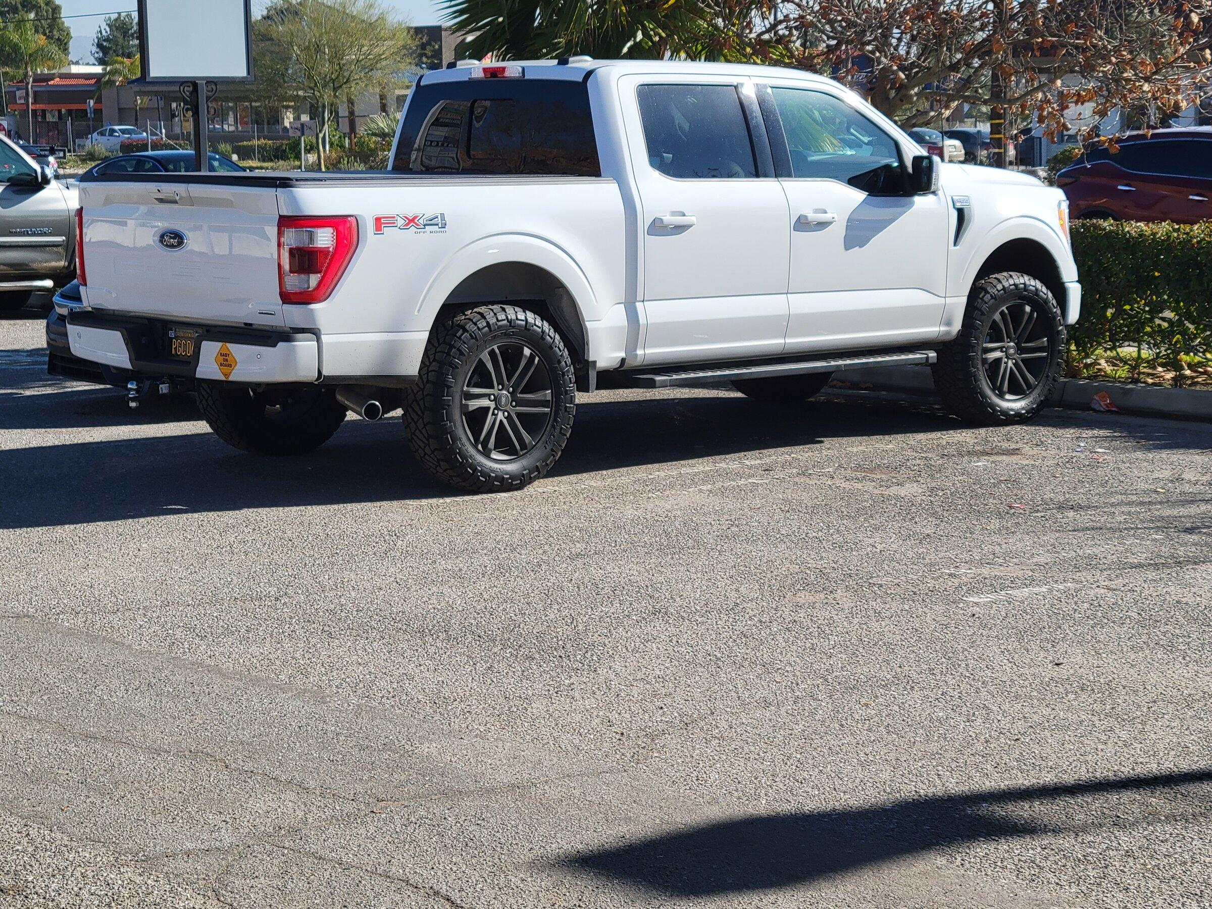 2021 Ford F150 lariat, 2.5