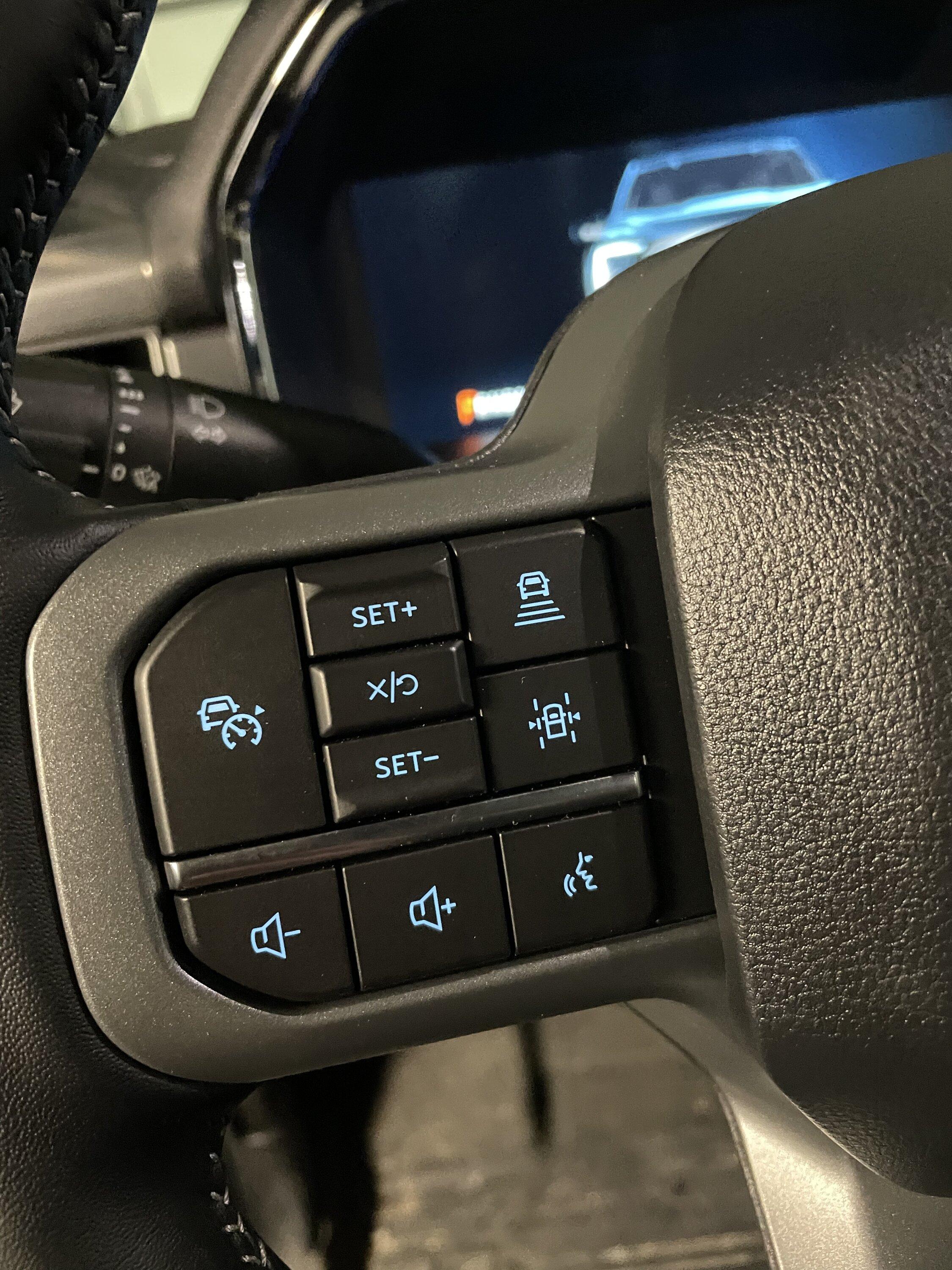 2023 Ford F250 heated steering wheel icon enabled vs disabled climate control display
