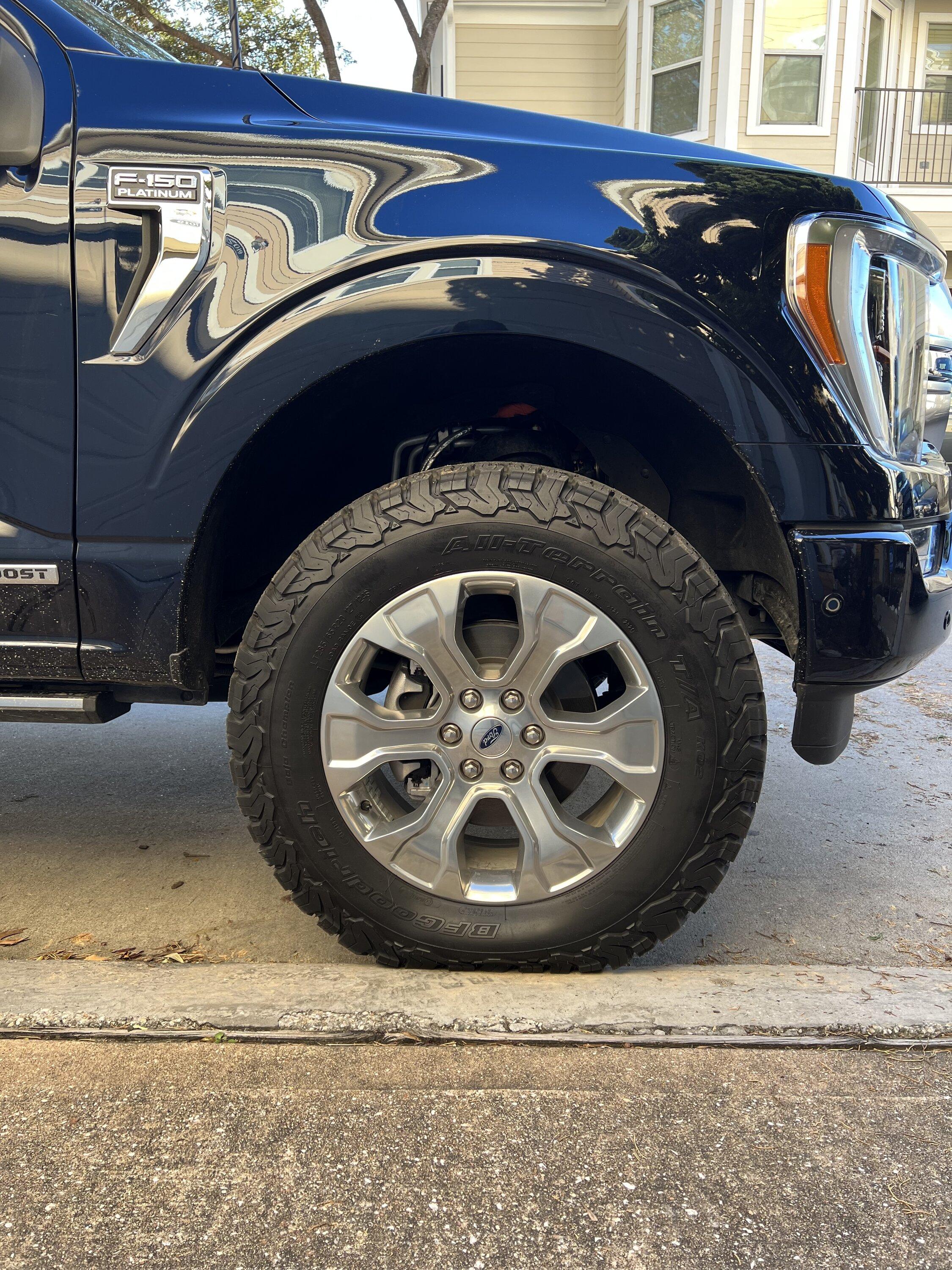 Texas - 21-23 Platinum OEM wheels with BFG 285/65r20 tires | F150gen14 ...