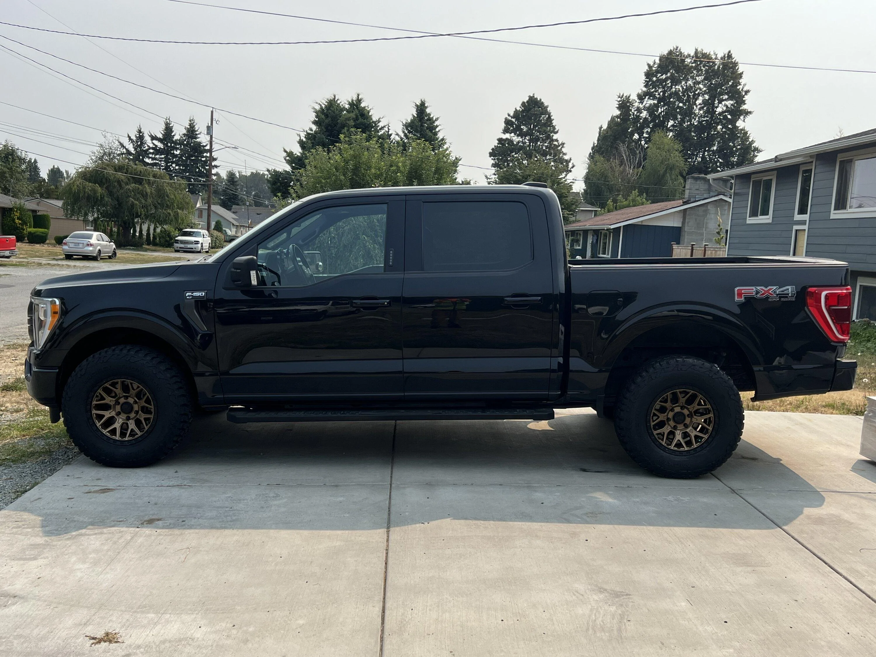 Alphaequipt 17x8.5 Bronze Halo rims with P285/70r17 Baja Boss AT's ...